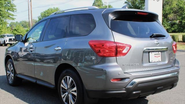 2020 Nissan Pathfinder SL