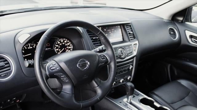 2020 Nissan Pathfinder SL