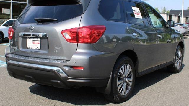 2020 Nissan Pathfinder SL