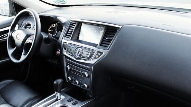 2020 Nissan Pathfinder SL