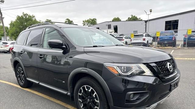 2020 Nissan Pathfinder SL