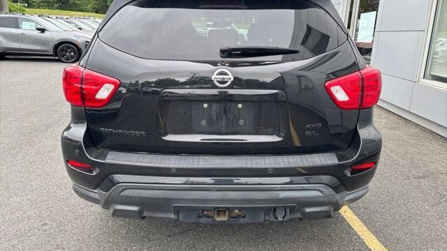 2020 Nissan Pathfinder SL
