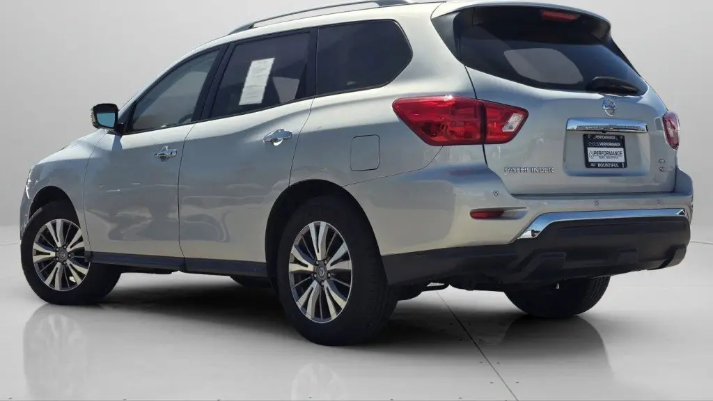 2020 Nissan Pathfinder SL