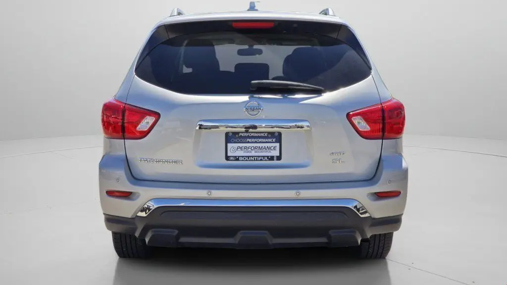 2020 Nissan Pathfinder SL