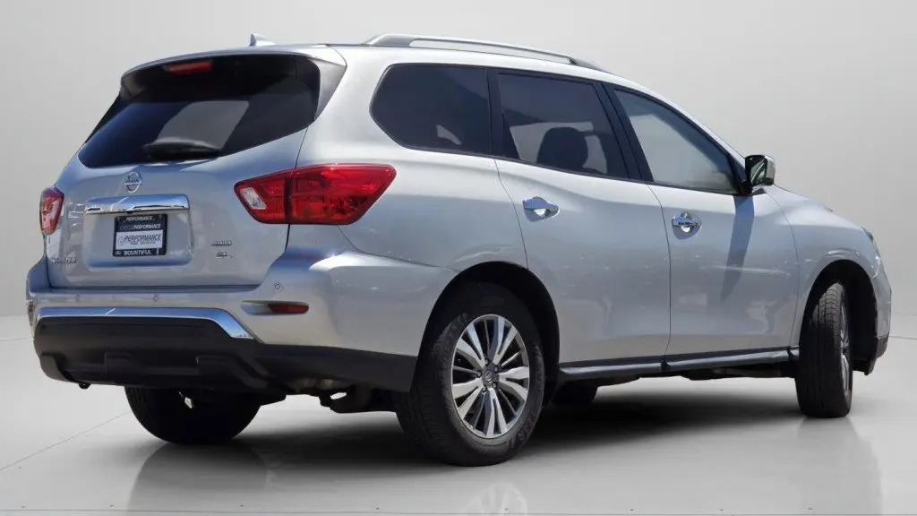 2020 Nissan Pathfinder SL