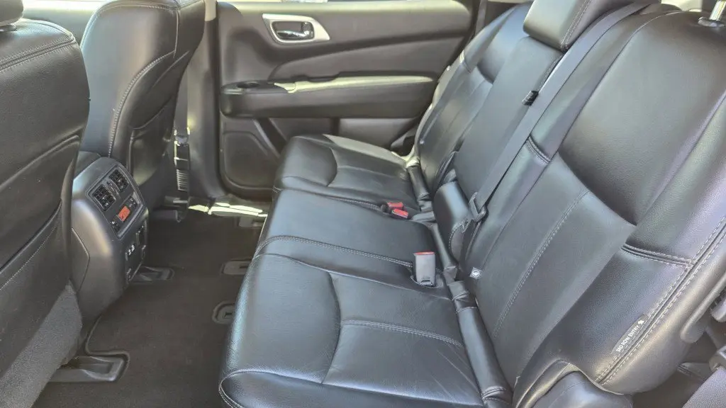 2020 Nissan Pathfinder SL
