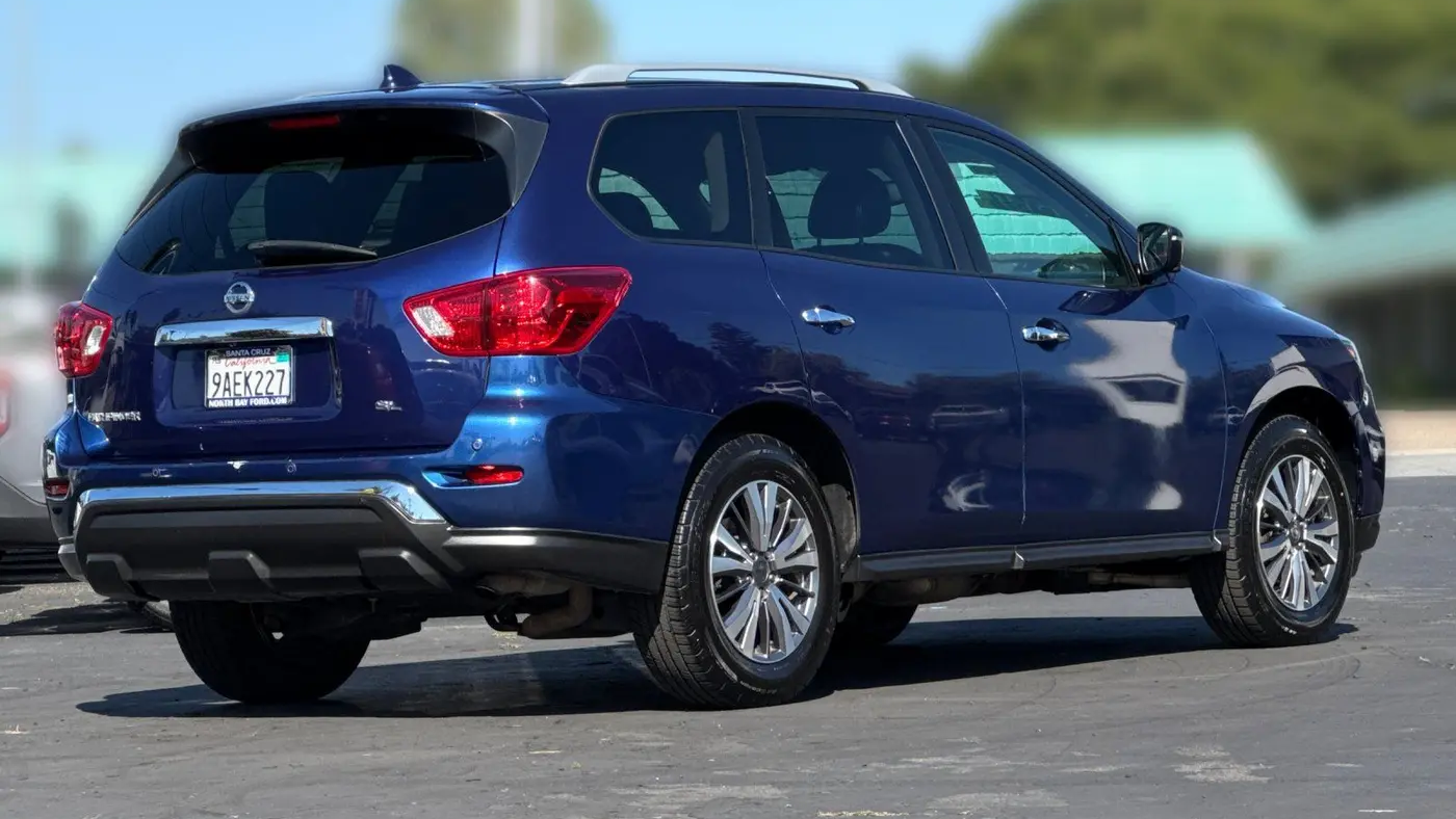2020 Nissan Pathfinder SL