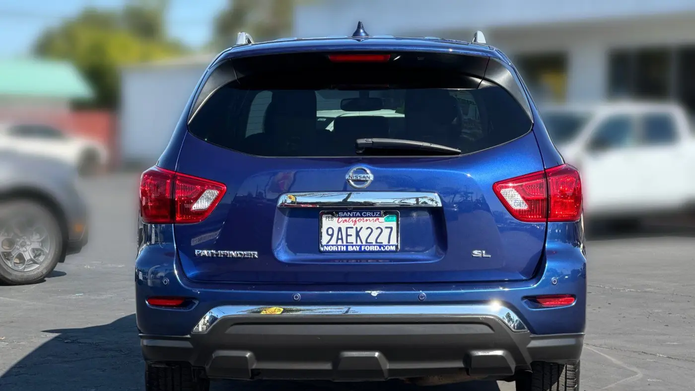 2020 Nissan Pathfinder SL