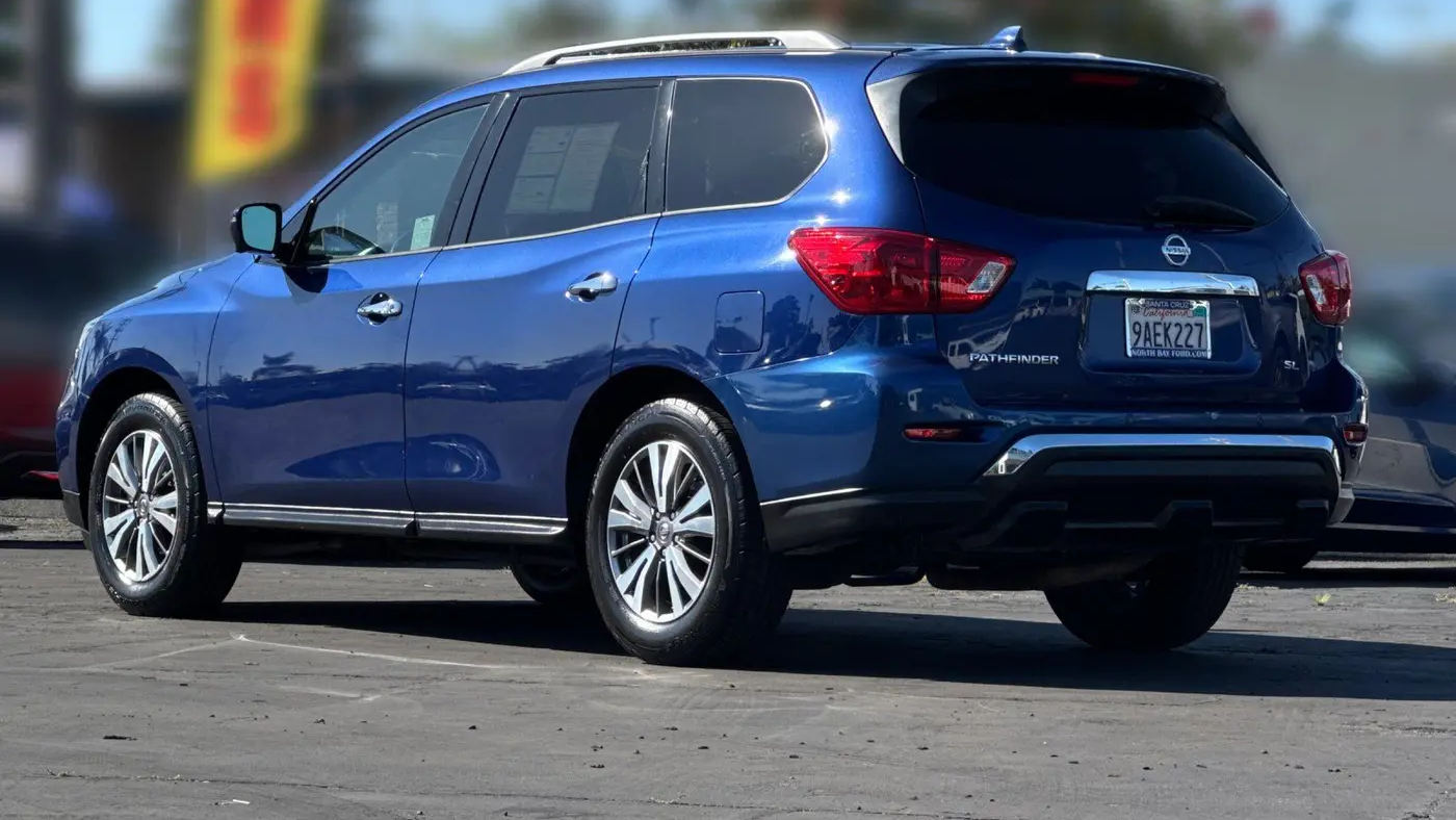 2020 Nissan Pathfinder SL
