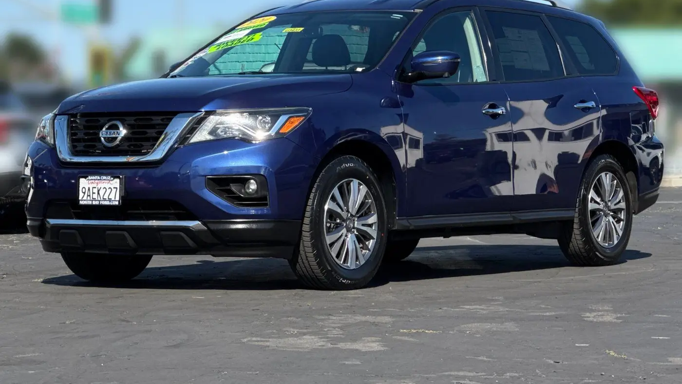 2020 Nissan Pathfinder SL