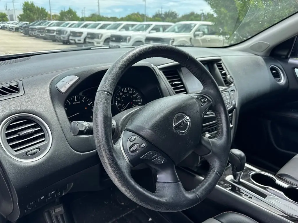 2020 Nissan Pathfinder - $10,715