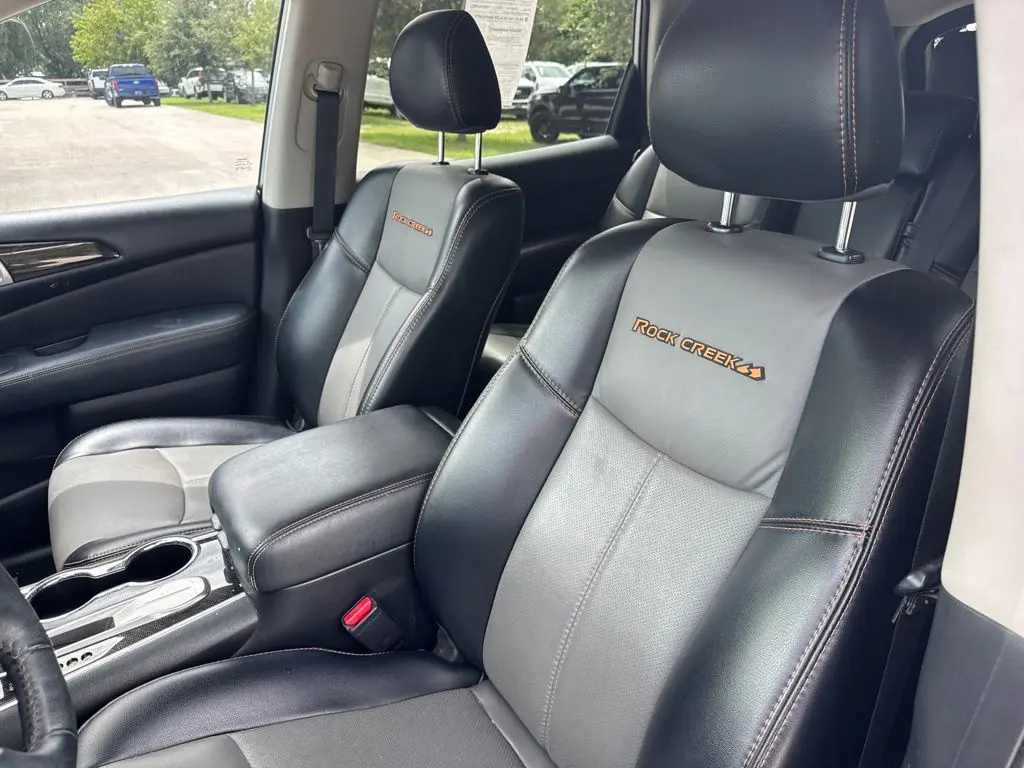 2020 Nissan Pathfinder - $10,715