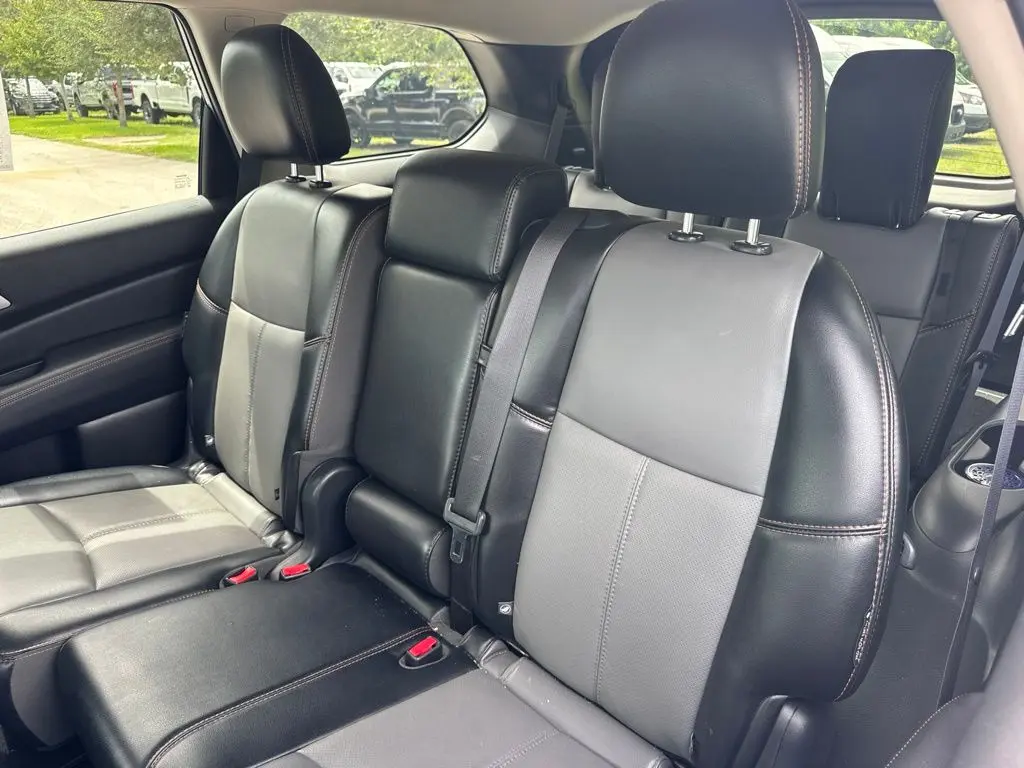 2020 Nissan Pathfinder - $10,715