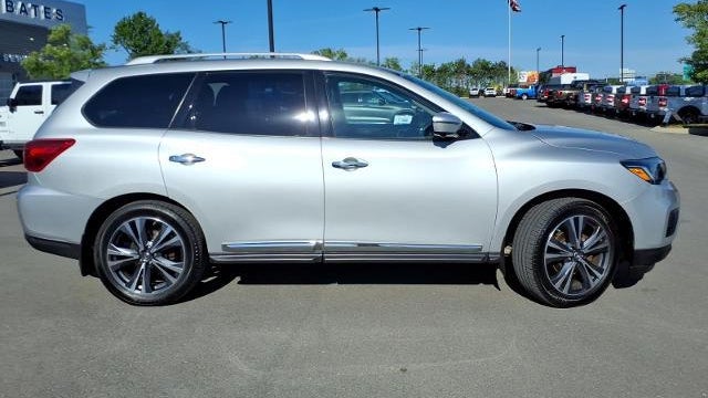 2017 Nissan Pathfinder S