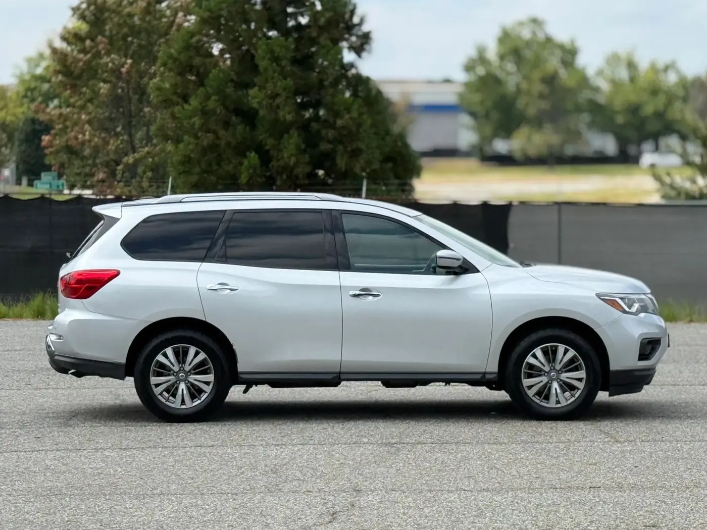 2018 Nissan Pathfinder - $9,450