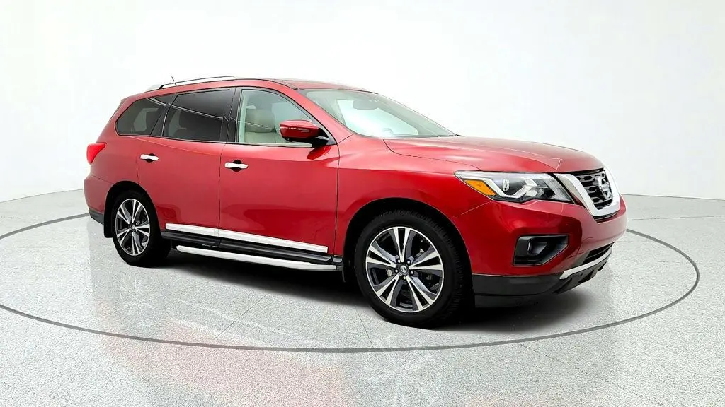 2017 Nissan Pathfinder - $9,995