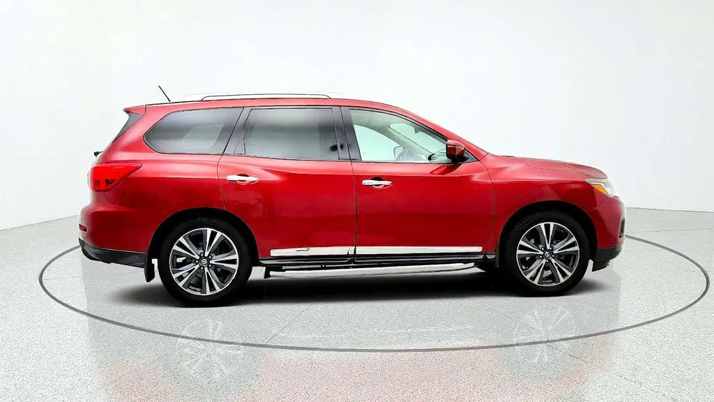 2017 Nissan Pathfinder - $9,995