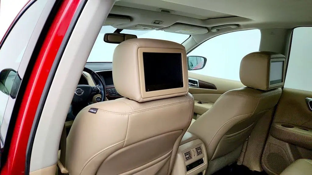 2017 Nissan Pathfinder - $9,995