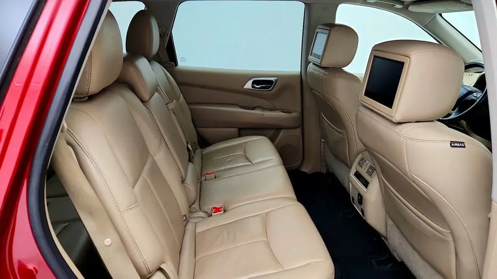 2017 Nissan Pathfinder - $9,995