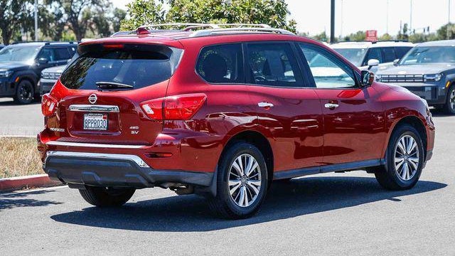 2019 Nissan Pathfinder SV