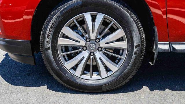 2019 Nissan Pathfinder SV