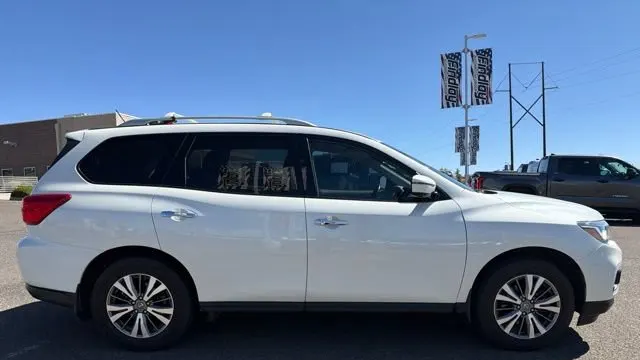 2018 Nissan Pathfinder S