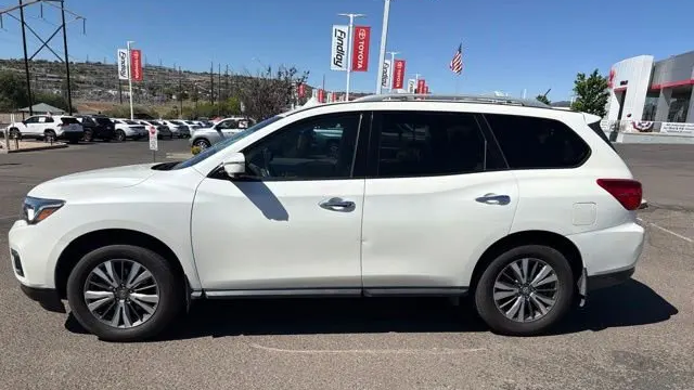 2018 Nissan Pathfinder S