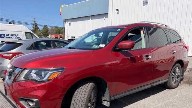 2017 Nissan Pathfinder SL