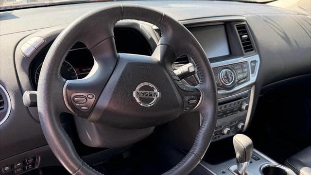 2017 Nissan Pathfinder SL