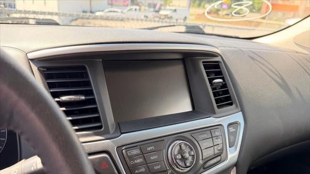 2017 Nissan Pathfinder SL