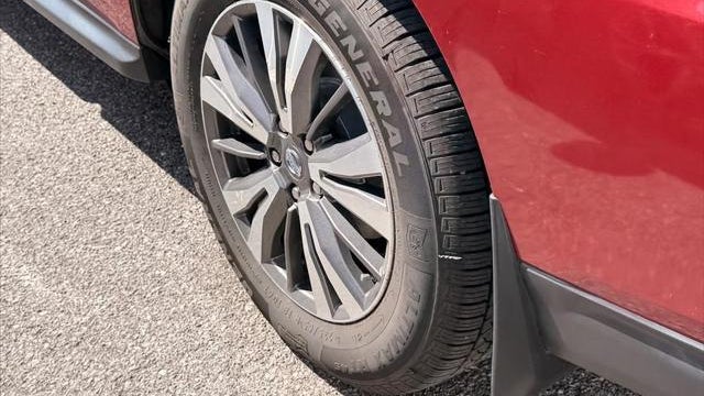 2017 Nissan Pathfinder SL