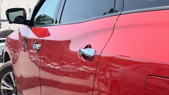 2017 Nissan Pathfinder SL