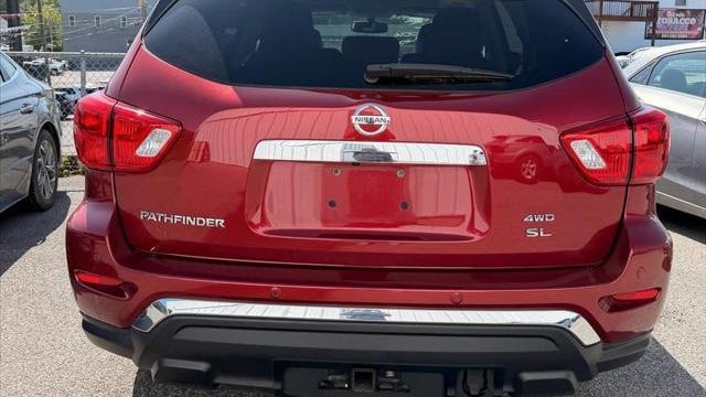 2017 Nissan Pathfinder SL