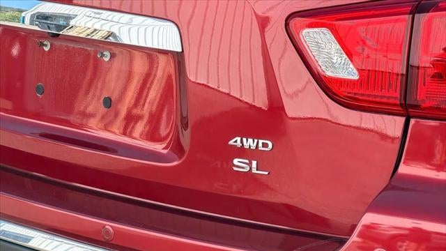 2017 Nissan Pathfinder SL