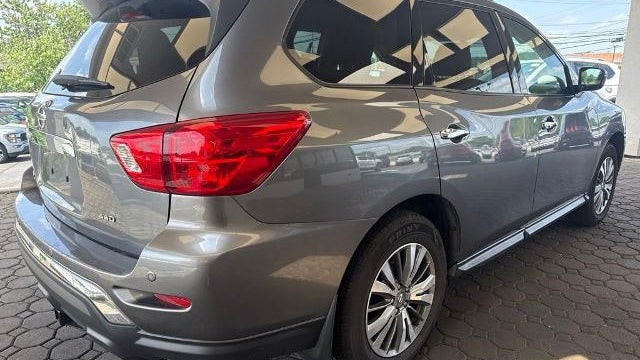 2019 Nissan Pathfinder S