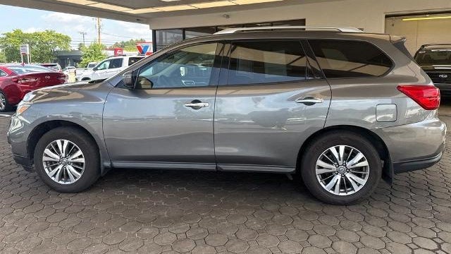 2019 Nissan Pathfinder S