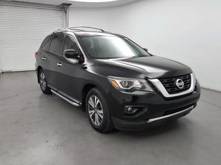 2017 Nissan Pathfinder with Magnetic Black Metallic Exterior