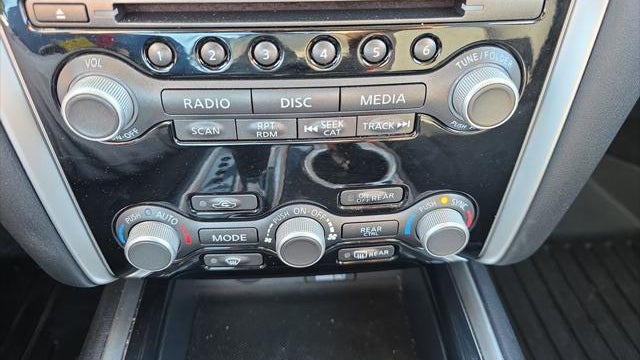 2019 Nissan Pathfinder SV