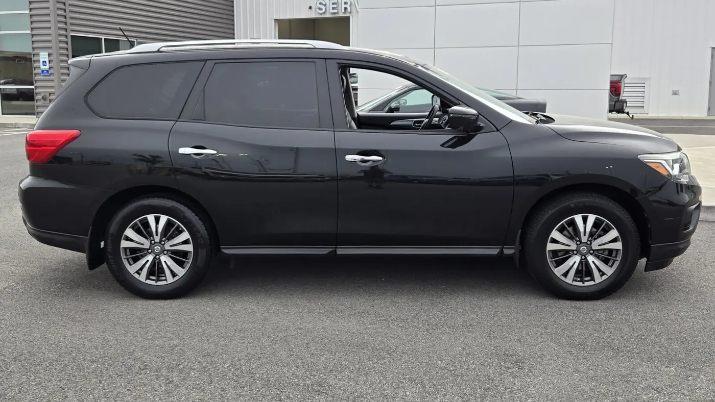 2018 Nissan Pathfinder S