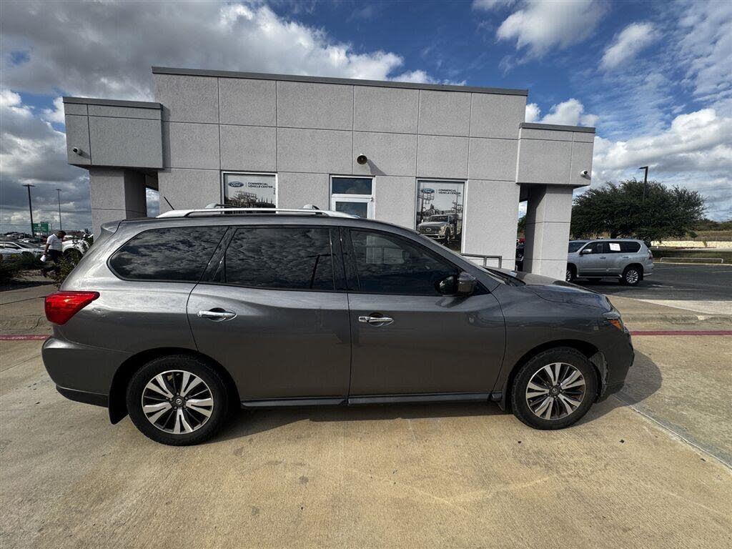 2017 Nissan Pathfinder