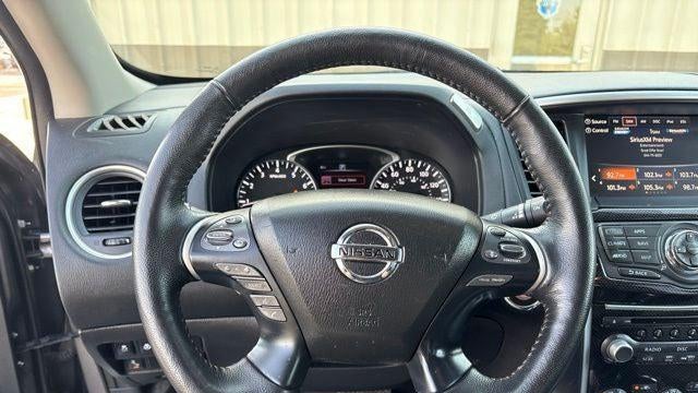 2019 Nissan Pathfinder SL