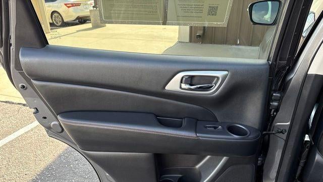 2019 Nissan Pathfinder SL