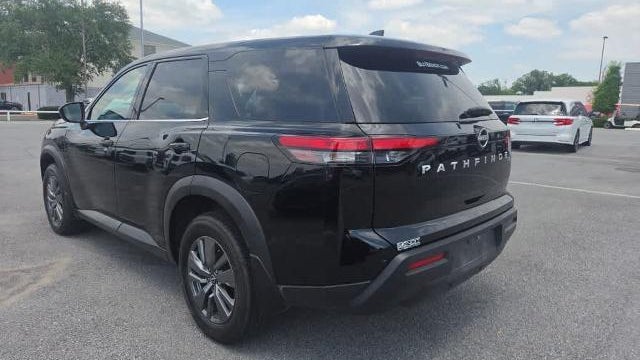 2024 Nissan Pathfinder S
