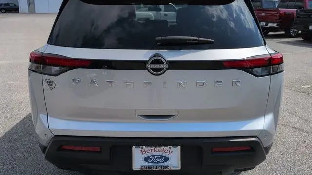 2025 Nissan Pathfinder S