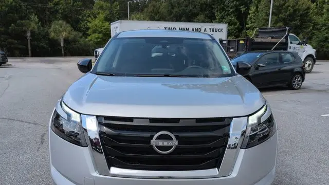 2025 Nissan Pathfinder S