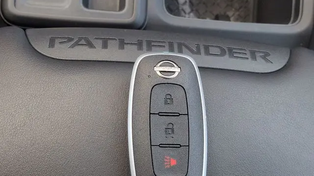 2025 Nissan Pathfinder S