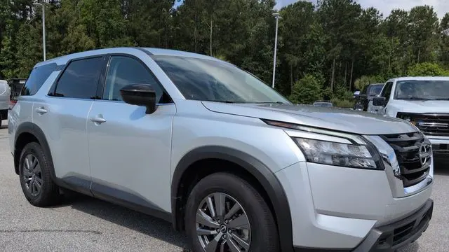 2025 Nissan Pathfinder S