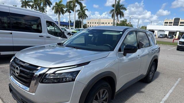 2025 Nissan Pathfinder S