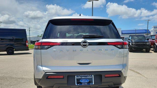 2025 Nissan Pathfinder S