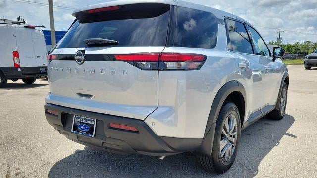 2025 Nissan Pathfinder S